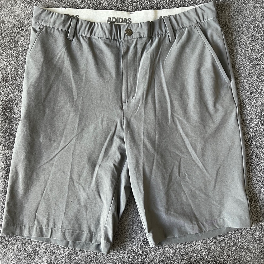 🔥Adidas Men's Golf Shorts in Light Gray
